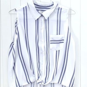 Beach lunch lounge Sleeveless Top with Tie…